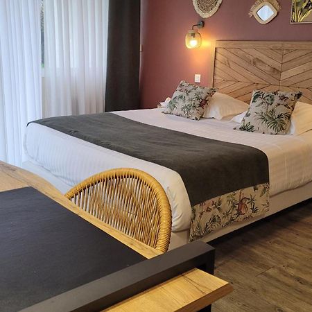 Le Tour-du-Parc Logis Hotel La Croix Du Sud מראה חיצוני תמונה