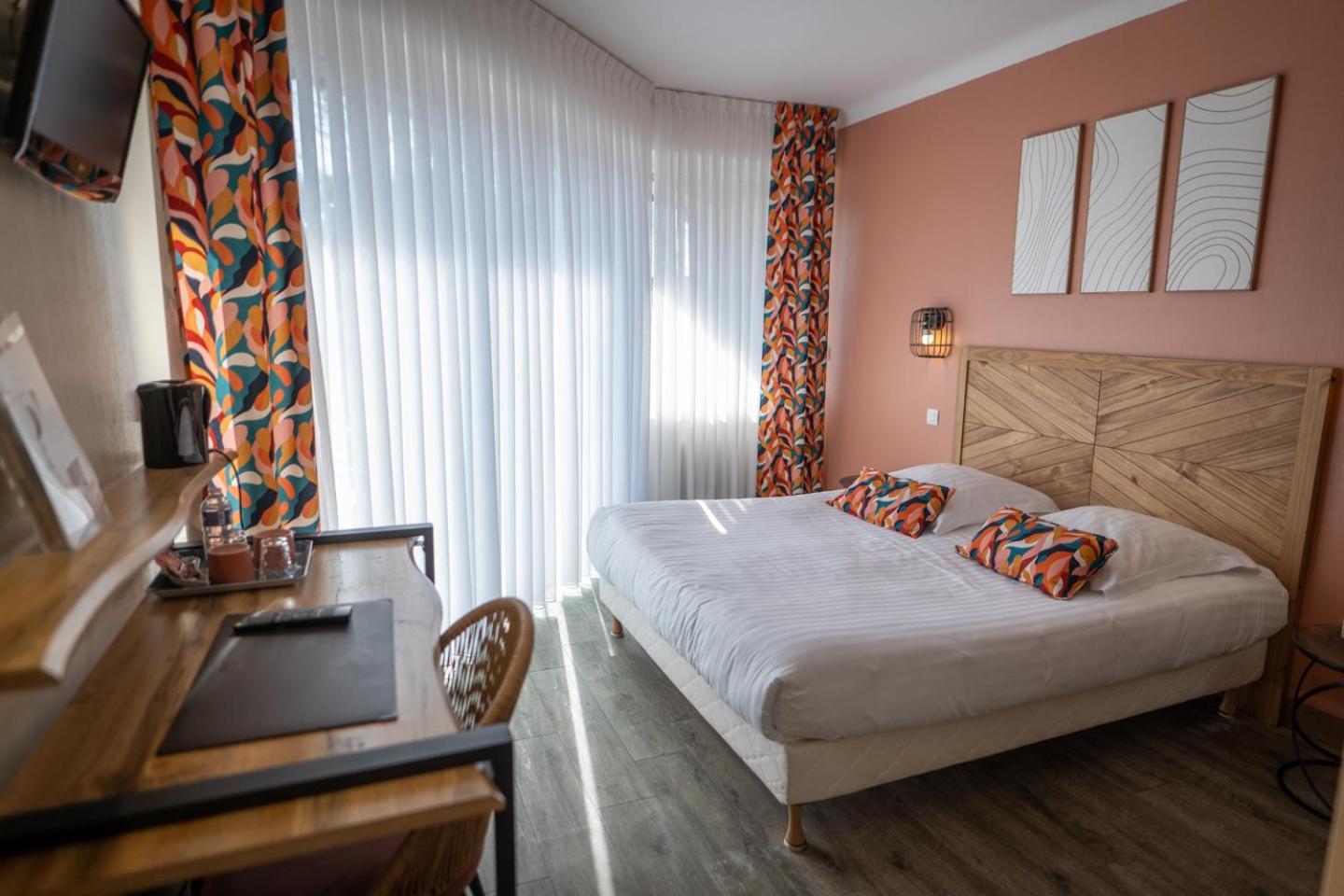 Le Tour-du-Parc Logis Hotel La Croix Du Sud מראה חיצוני תמונה