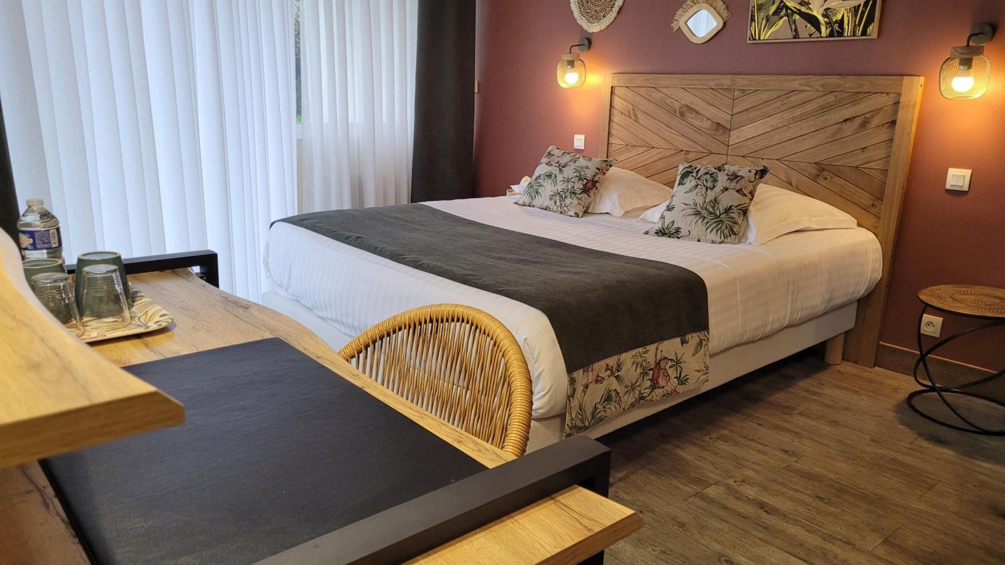 Le Tour-du-Parc Logis Hotel La Croix Du Sud מראה חיצוני תמונה